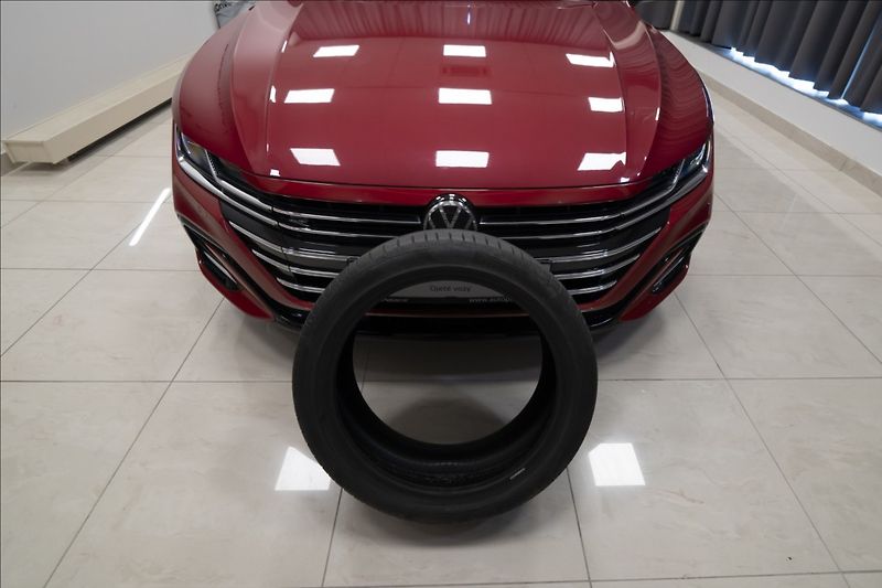 Volkswagen Arteon 2,0 TDI DSG R-LINE 1. MAJ ČR - fotka 36 z 36