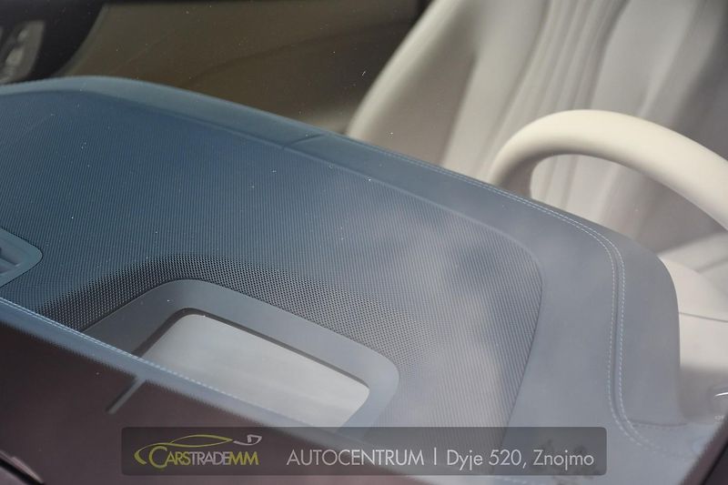 Mercedes-Benz Třídy E 400 4MATIC AMG ACC ČR HUD - fotka 48 z 53