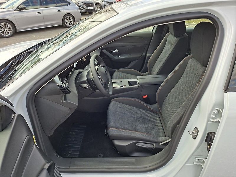 Peugeot 308 (2026) SW STYLE Hybrid 145 e-DCS6 - fotka 12 z 25