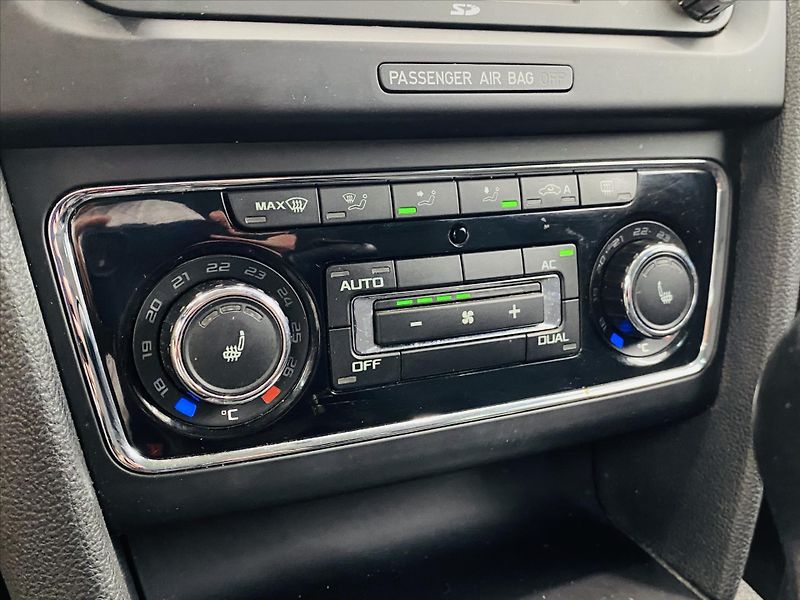 Škoda Superb 2,0 TDI 125kW 4x4 Elegance - fotka 18 z 25