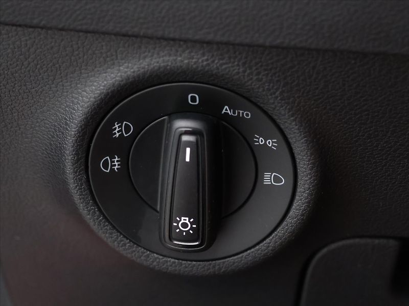 Škoda Karoq 2,0 TSI 140kW DSG Sportline - fotka 17 z 36