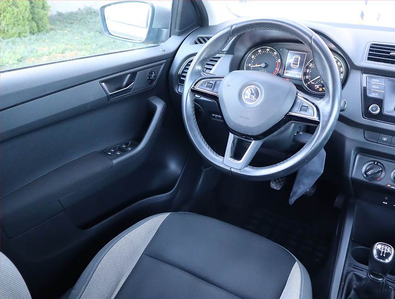 Škoda Fabia (2017) 1.2 TSI, Tempomat - fotka 7 z 15