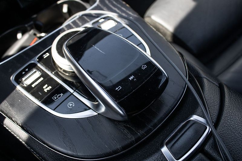 Mercedes-Benz Třídy E D 2017 AT 143kW - fotka 13 z 26