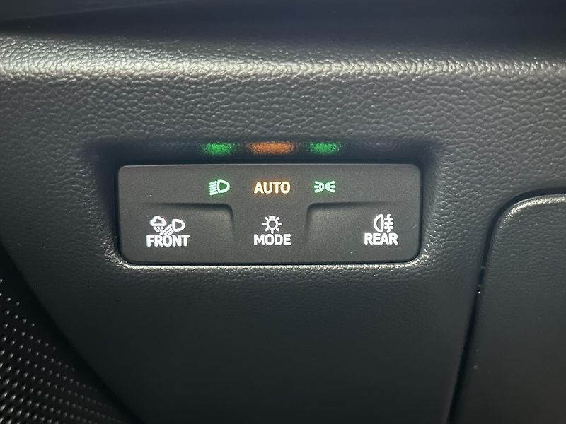 Škoda Superb 2.0 TDi L & K - fotka 17 z 30