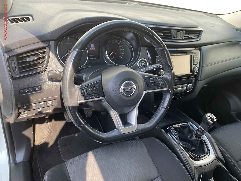 Nissan X-Trail (2018) 1.6 dCi, N-Connecta, panor - fotka 12 z 17