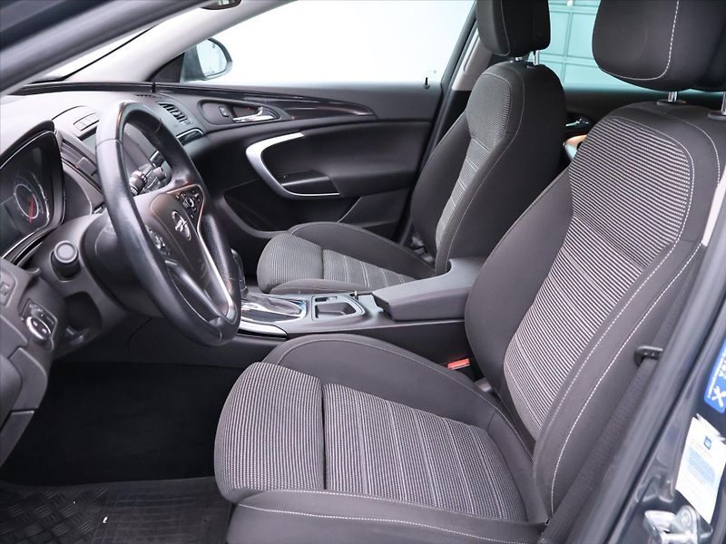 Opel Insignia 2,0 CDTi 125 kW Aut. CZ - fotka 10 z 28