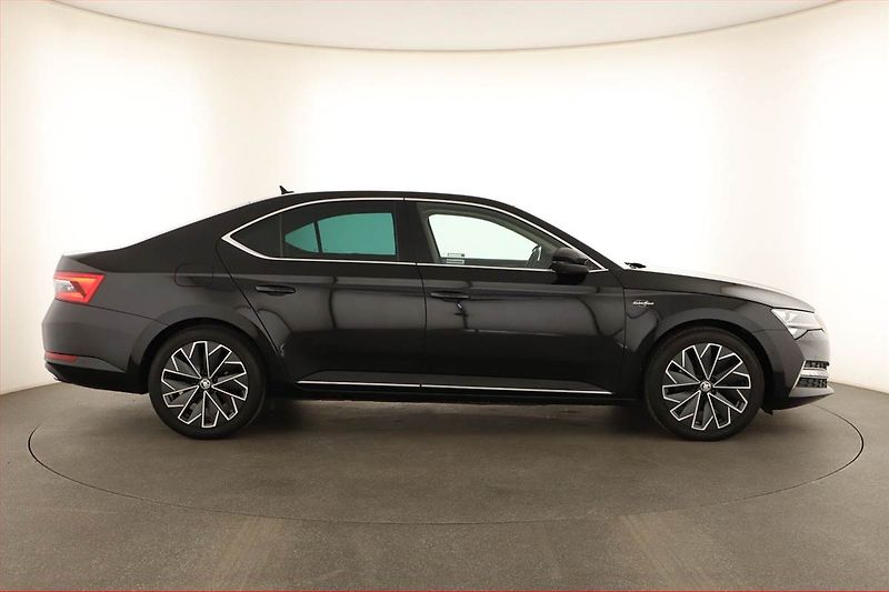 Škoda Superb (2022) Laurin&Klement 2.0 TDI - fotka 6 z 18