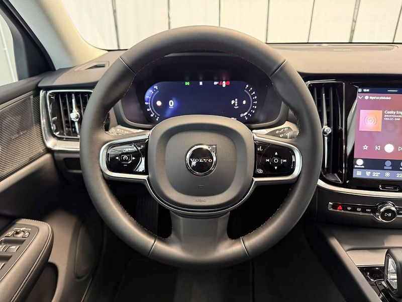 Volvo V60 (2026) B4 2.0L 197+14 HP AT7 FWD PLUS - fotka 8 z 24
