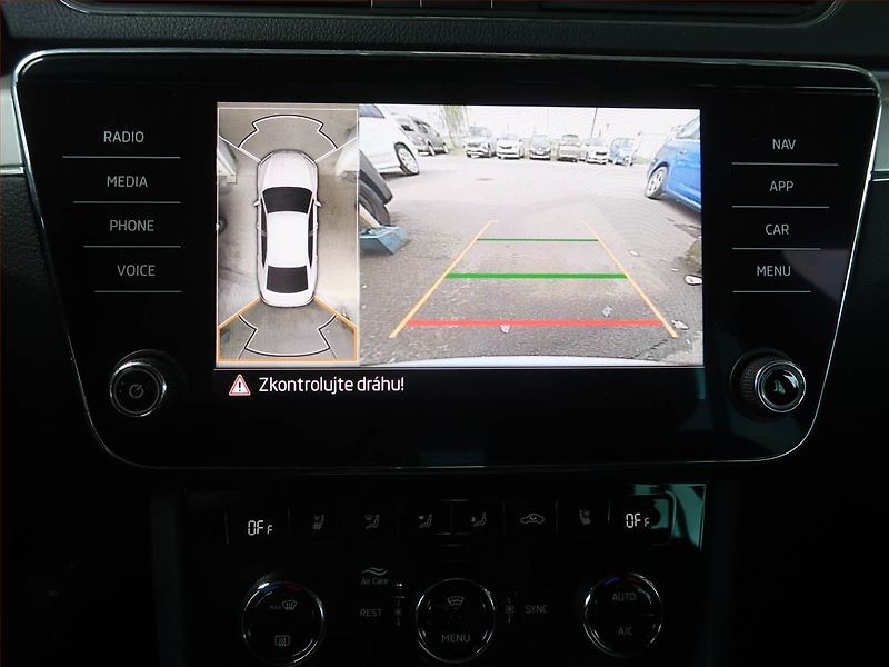 Škoda Superb (2022) Laurin&Klement 2.0 TSI - fotka 15 z 17