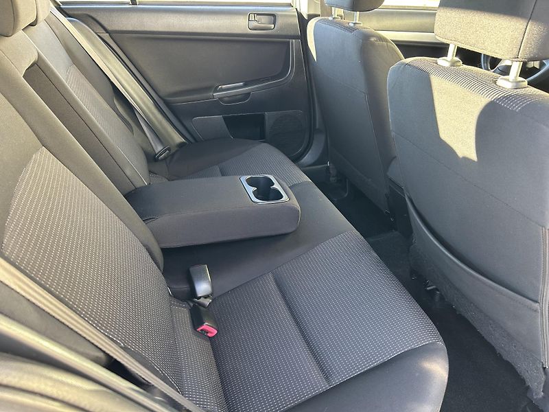 Mitsubishi Lancer 1.6 i MIVEC Sportback - fotka 11 z 39