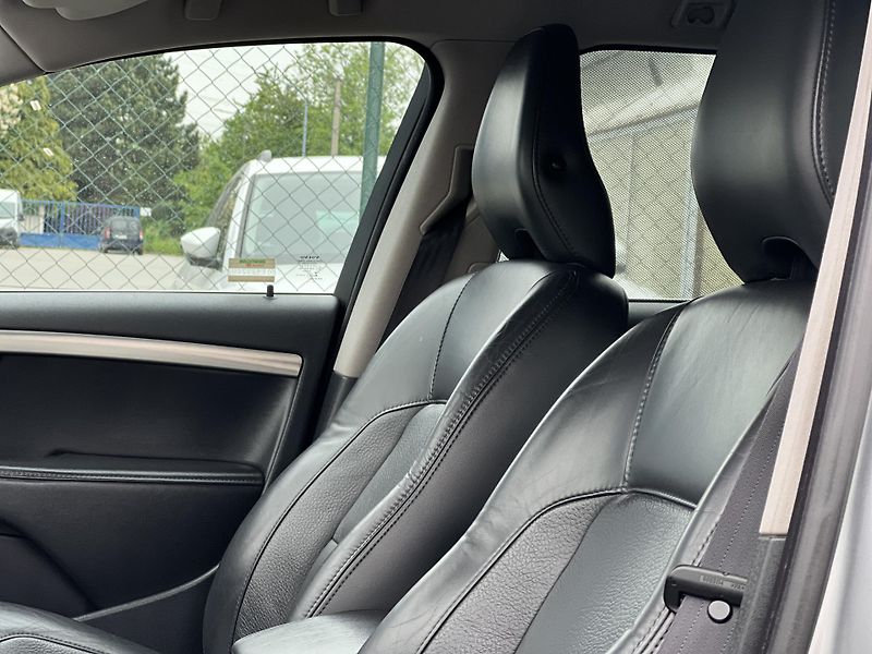Volvo V70 2.0D D4 AUTOMAT KŮŽE KLIMA - fotka 7 z 41