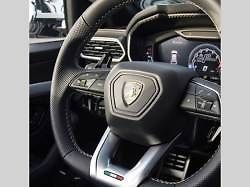 Interiér Lamborghini Urus.