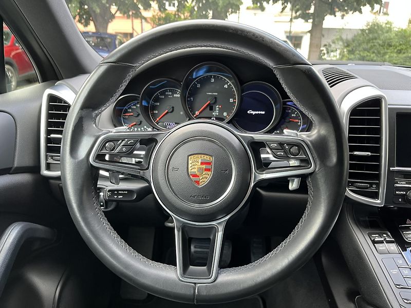 Porsche Cayenne (2016) 3.0 TDI V6 - fotka 23 z 39