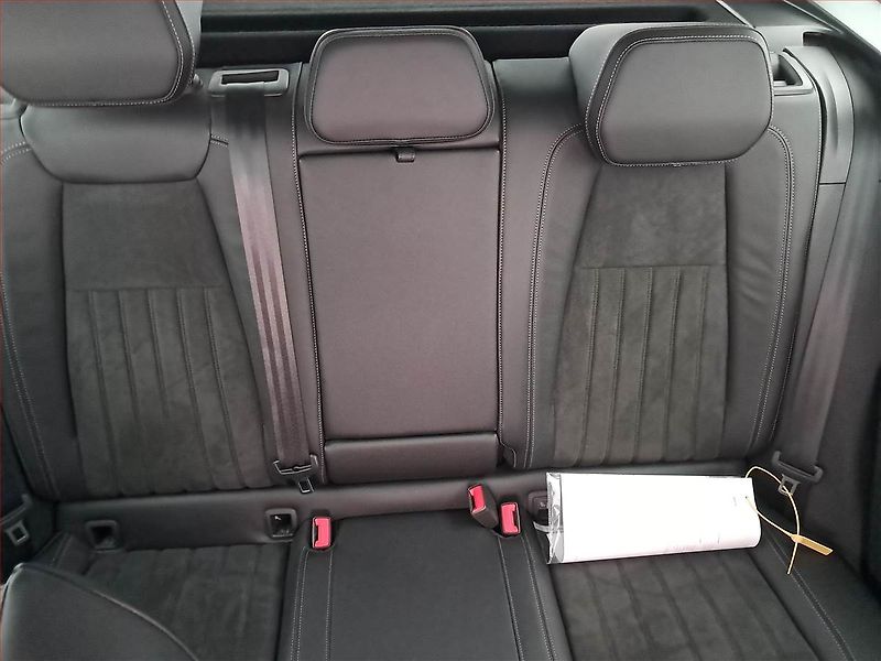 Škoda Karoq (2023) Ambition 1.0 TSI - fotka 9 z 21