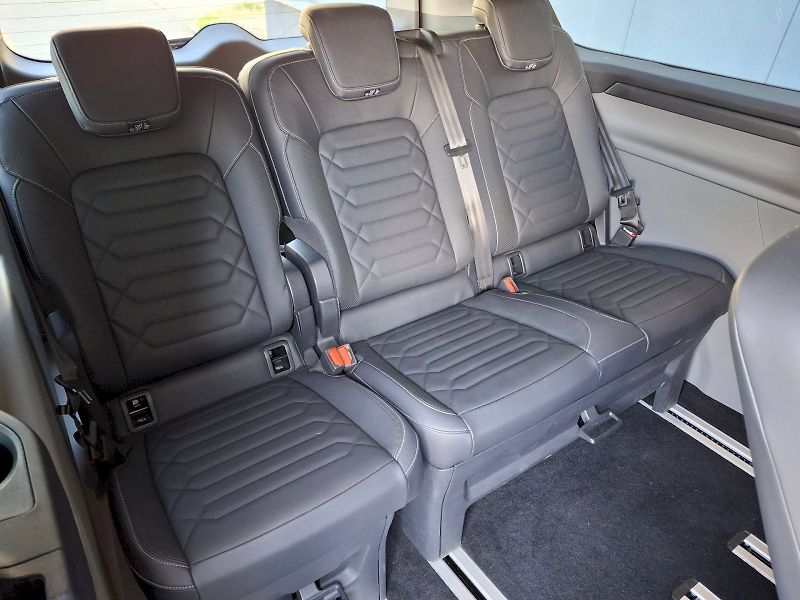 Ford Tourneo Custom (2025) L2 Titanium X AWD 2,0 EcoBlue - fotka 17 z 35