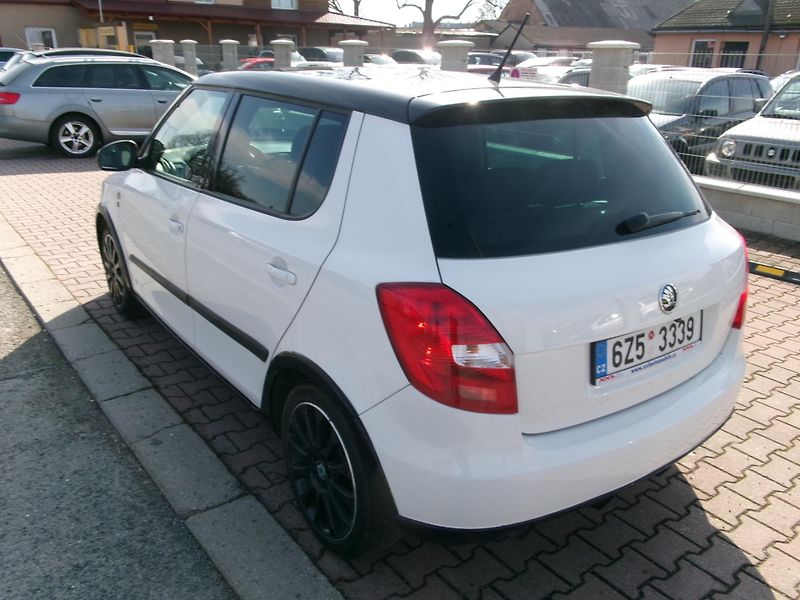 Škoda Fabia (2012) 1,2 TSI KLIMA ALU HF BT - fotka 7 z 25