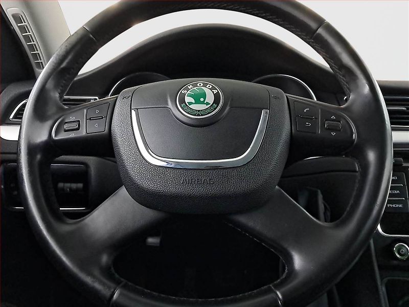 Škoda Superb (2010) 2.0 TDI, 4X4, Xenony - fotka 16 z 16