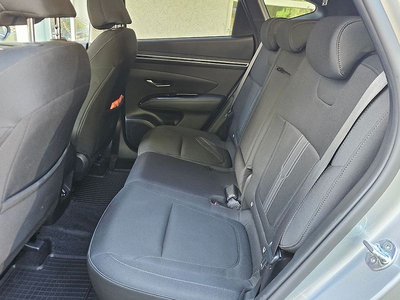 Hyundai Tucson 1.6 T-GDi, Smart 18, 1.maj. - fotka 30 z 35