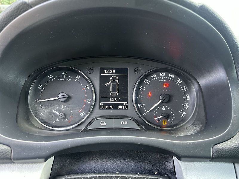 Škoda Fabia (2010) Combi 1.2 TSI Ambiente + - fotka 7 z 26