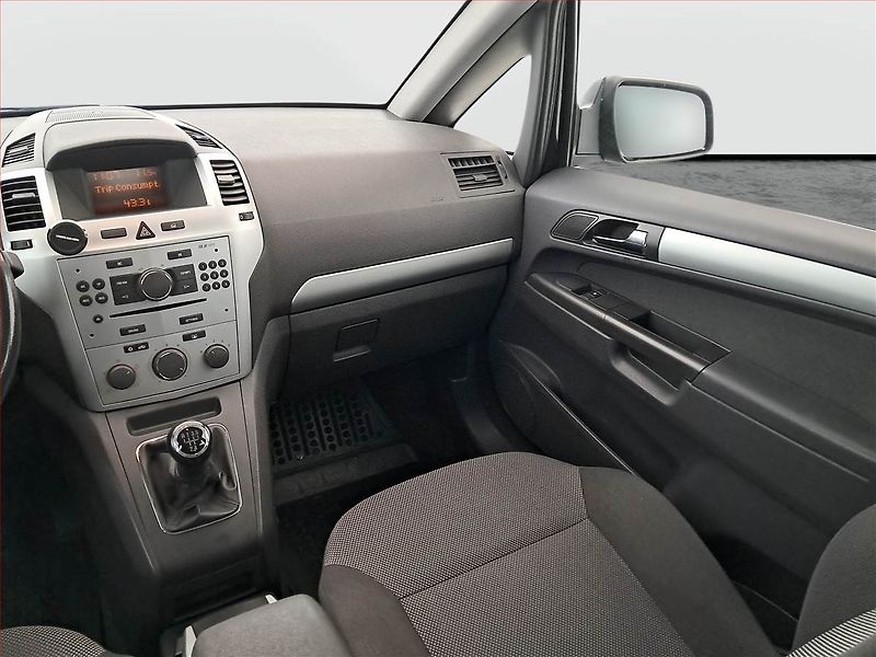 Opel Zafira (2009) 1.6, 7 míst - fotka 8 z 19
