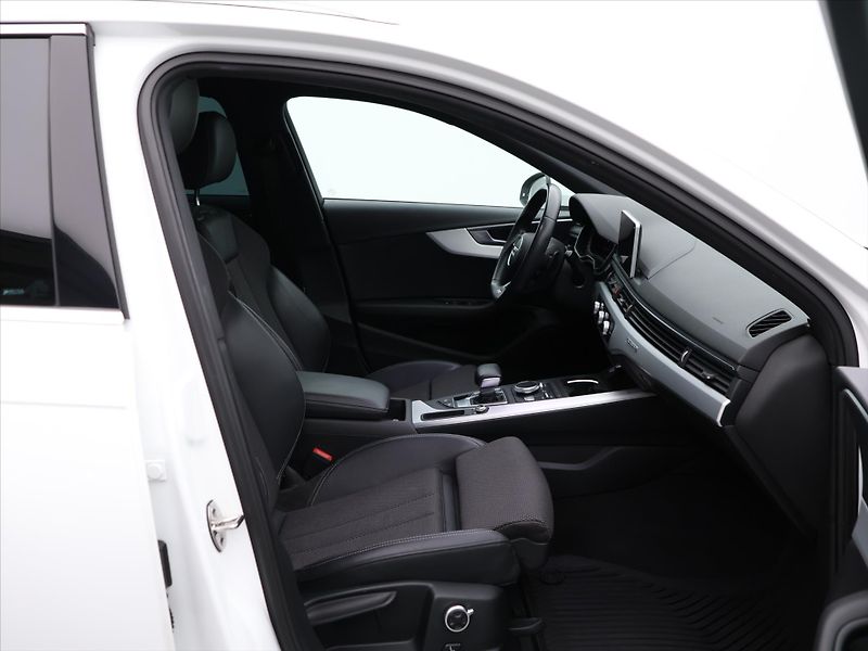 Audi A4 3,0 TDI quattro S-line S-Troni - fotka 12 z 33