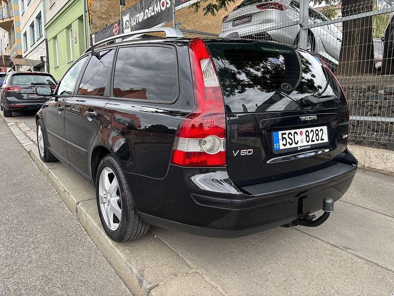 Volvo V50 2.0D/2005/MOMENTUM.MANUÁL.TAŽN - fotka 4 z 38