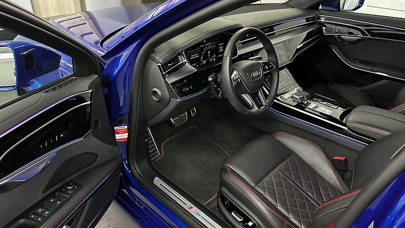 Audi S8 TOP STAV - fotka 33 z 51