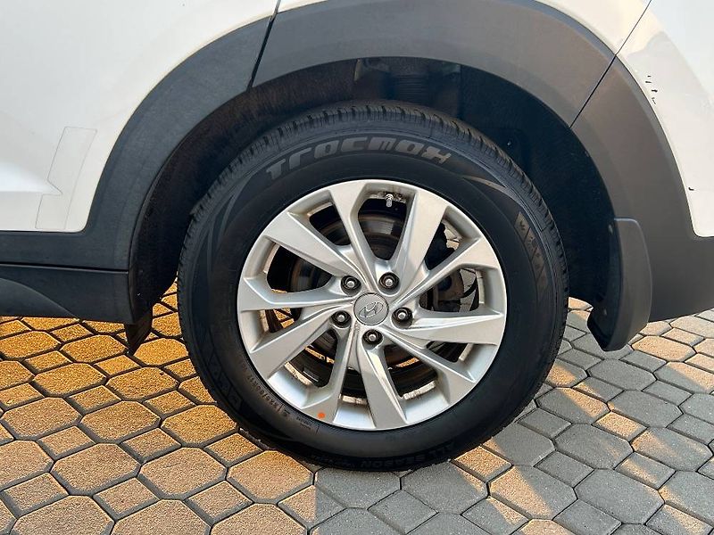 Hyundai Tucson 1,6 130 kw 1,6i - fotka 21 z 23