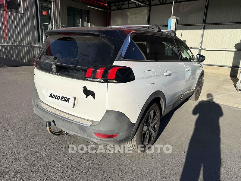 Peugeot 5008 (2020) 1.5 HDi, 1.maj,ČR, servis - fotka 2 z 3