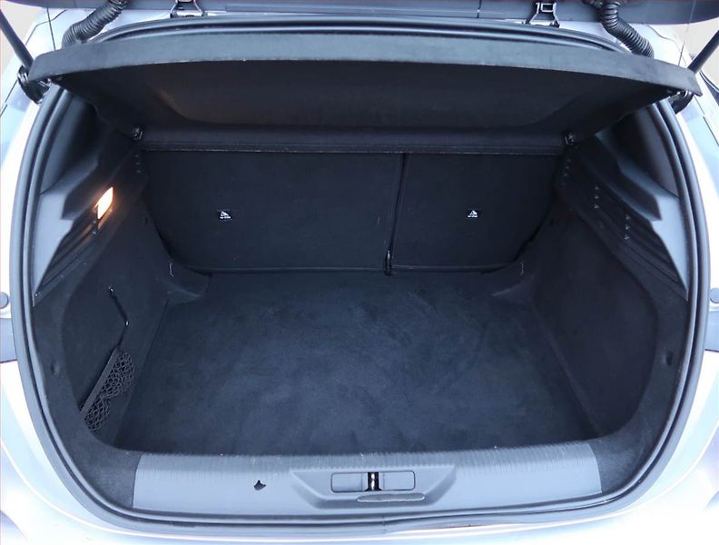 Peugeot 308 (2022) Active 1.2 PureTech - fotka 14 z 15