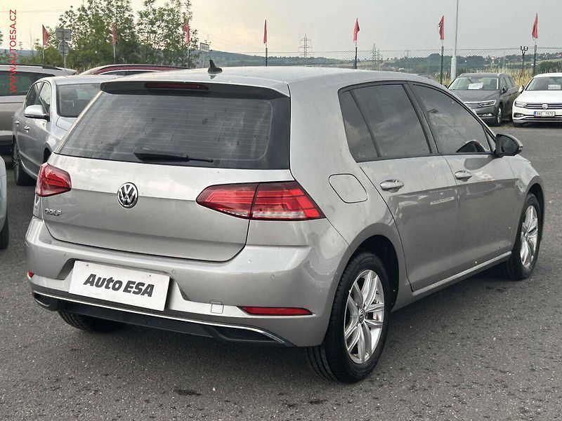 Volkswagen Golf (2018) 1.5 TSi, servis.kniha - fotka 4 z 18
