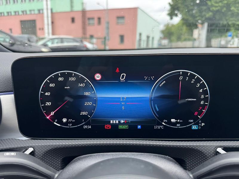 Mercedes-Benz Třídy A A 250 e AMG Premium paket demo - fotka 18 z 33