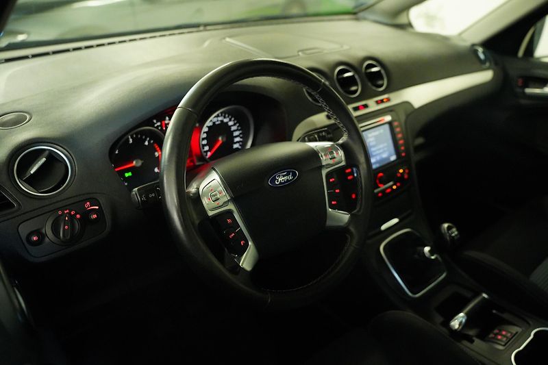 Ford S-MAX - fotka 15 z 28