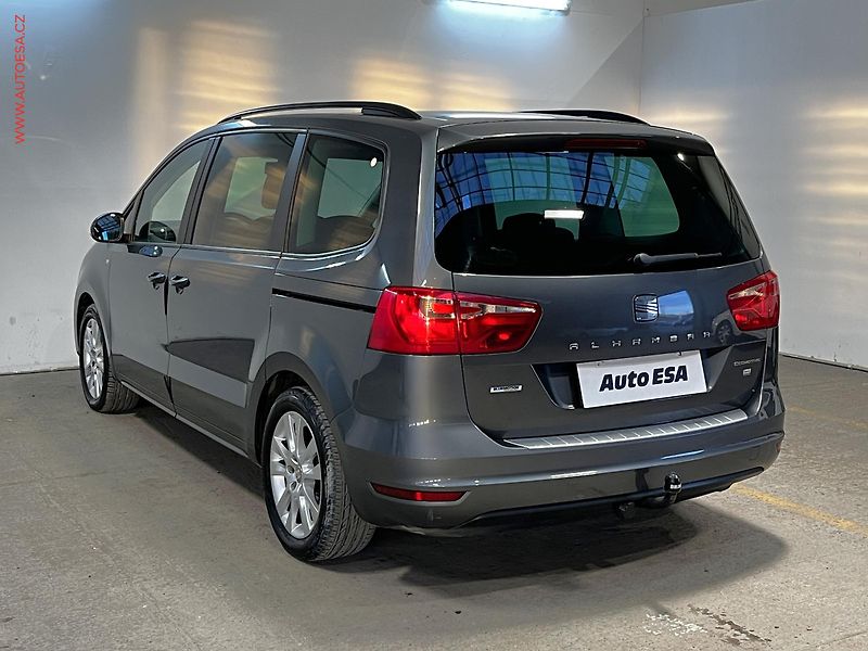 Seat Alhambra (2012) 2.0 TDi, DSG, panor, navi, TZ - fotka 6 z 16