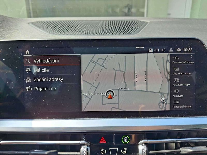 BMW Řada 3 320d xDrive AT Touring - fotka 26 z 83