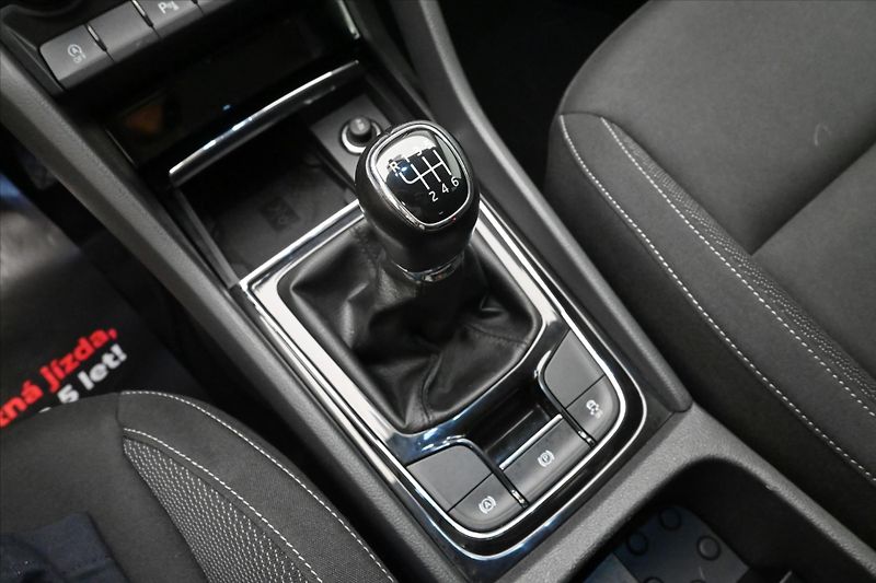 Škoda Karoq 2,0 TDI 85 kW Clever NAVI Záru - fotka 23 z 31