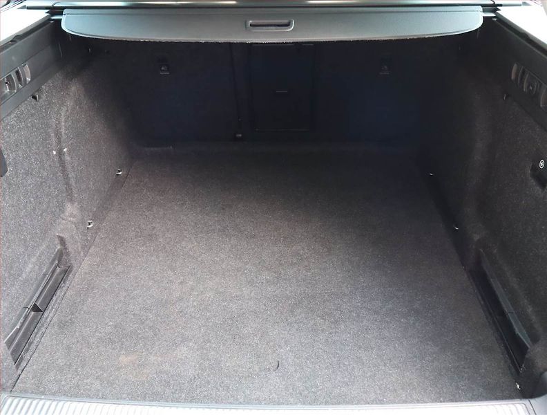 Škoda Superb (2017) 1.6 TDI, Kůže, Navi, Bi-Xenony - fotka 14 z 22