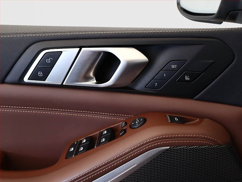 BMW X5 (2021) xDrive40i - fotka 22 z 24