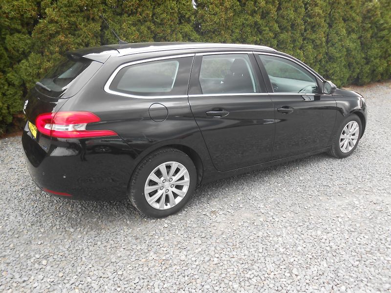 Peugeot 308 1.6HDi, KAMERA,NAVI,FULL LED! - fotka 5 z 40