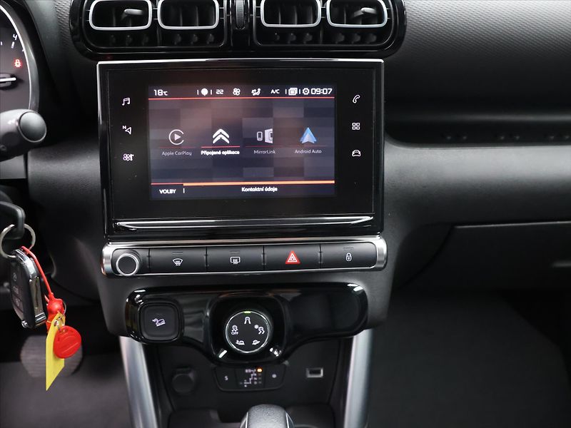 Citroën C3 Aircross 1,2 81kW Shine Aut.klima CZ - fotka 16 z 26