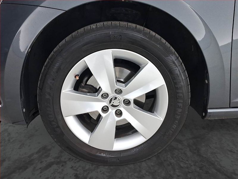 Škoda Scala (2021) 1.0 TSI, Automat, Tempomat - fotka 15 z 21