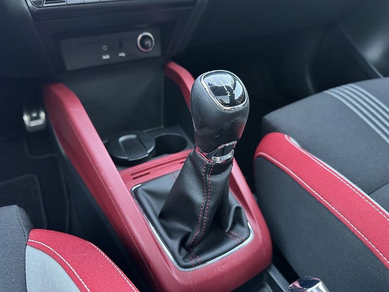 Škoda Fabia (2015) 1.2TSi Monte Carlo Panorama - fotka 9 z 49