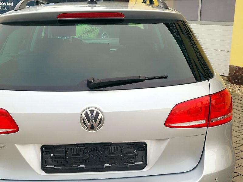 Volkswagen Passat 2,0TDi *SERV.KNIHA* PERFEKTNÍ  - fotka 48 z 48