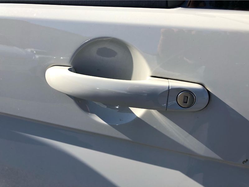 Volkswagen Caravelle 2,0 TDI 4motion Highline - fotka 27 z 29