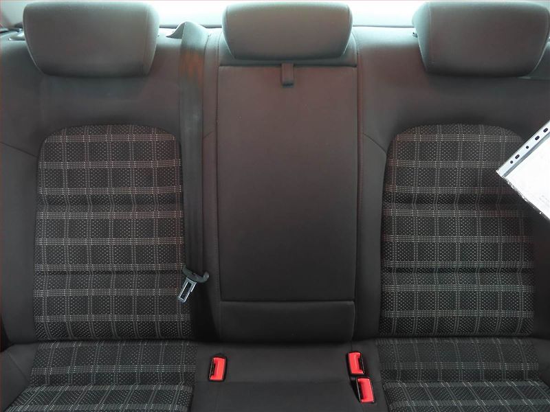 Audi A4 (2013) 2.0 TDI, Automat, Xenony - fotka 10 z 19