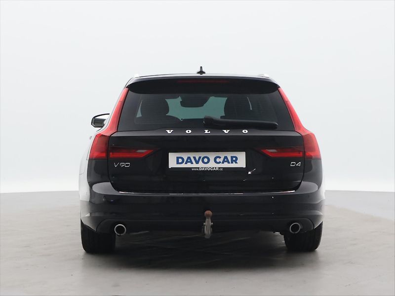 Volvo V90 2,0 D4 140kW Drive-E Momentum - fotka 6 z 29
