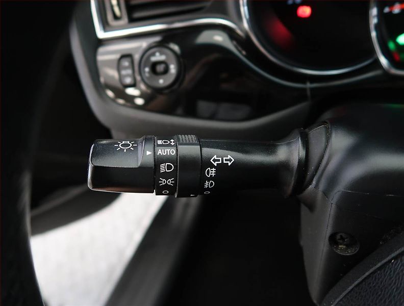 Kia Ceed (2015) 1.6 CRDi, Navi, Xenony - fotka 19 z 23
