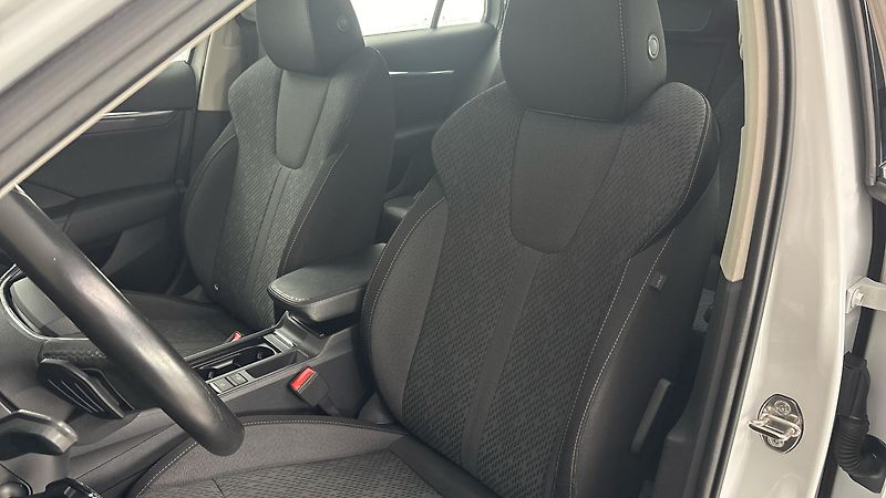 Škoda Octavia 2.0 TDI DSG Style Combi - fotka 15 z 28