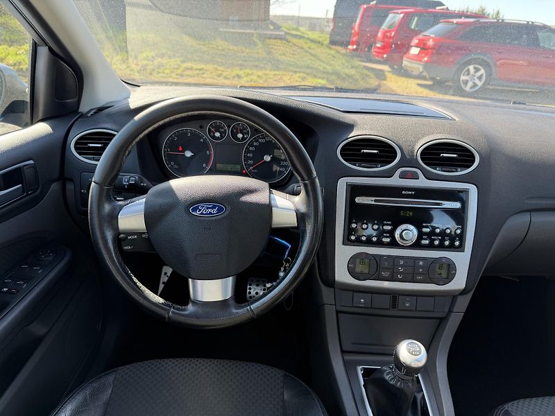 Ford Focus (2005) 2.0 TDCi SPORT - fotka 13 z 22