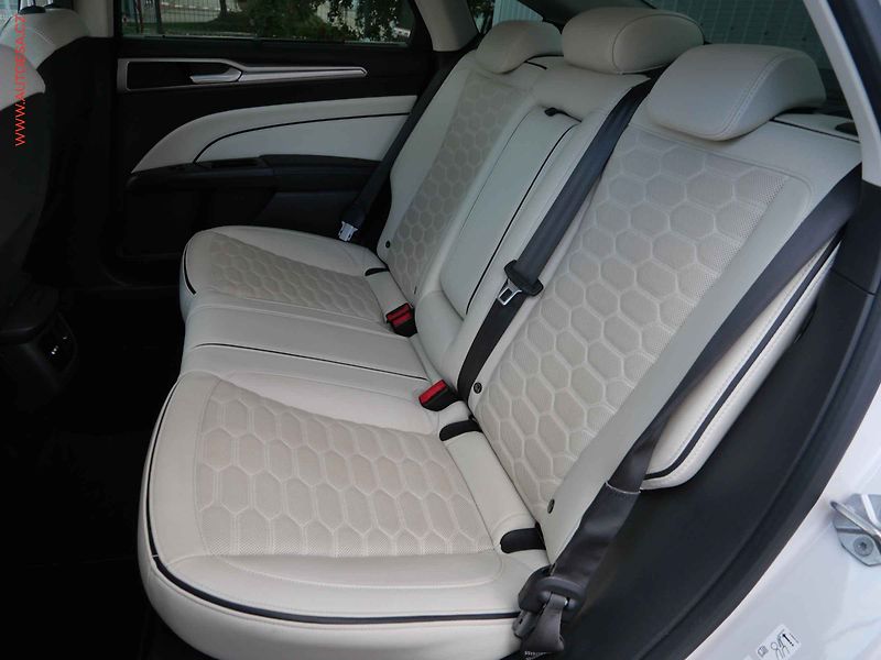 Ford Mondeo (2017) 2.0 EB, 2.maj,ČR, Titanium - fotka 10 z 29